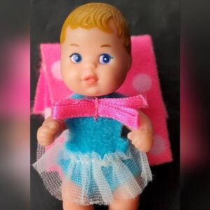 Mattel Vintage 1985 Barbie Baby Krissy Loving Happy Family w/ Outfit Blanket EUC